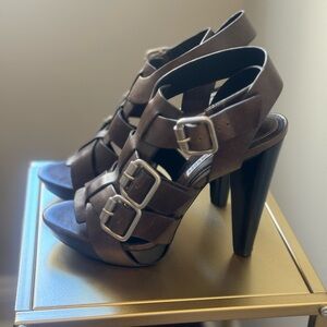 Vera Wang Flora Elephant platform heels. Size 7M.